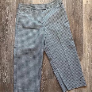 East 5th black and white capris size 6 NWT